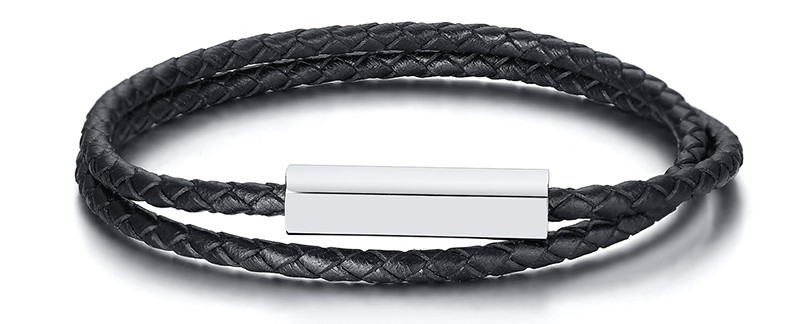 Personalisiertes Lederarmband – Mit eigenem Namen oder Wunschtext graviert