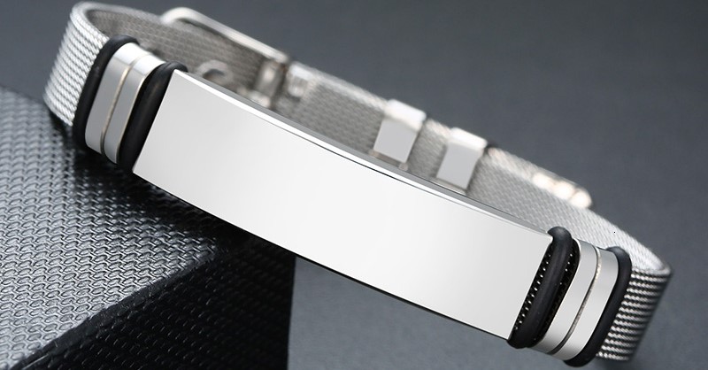 Edelstahl Armband mit eigenem Namen Herrenarmband Namensgravur