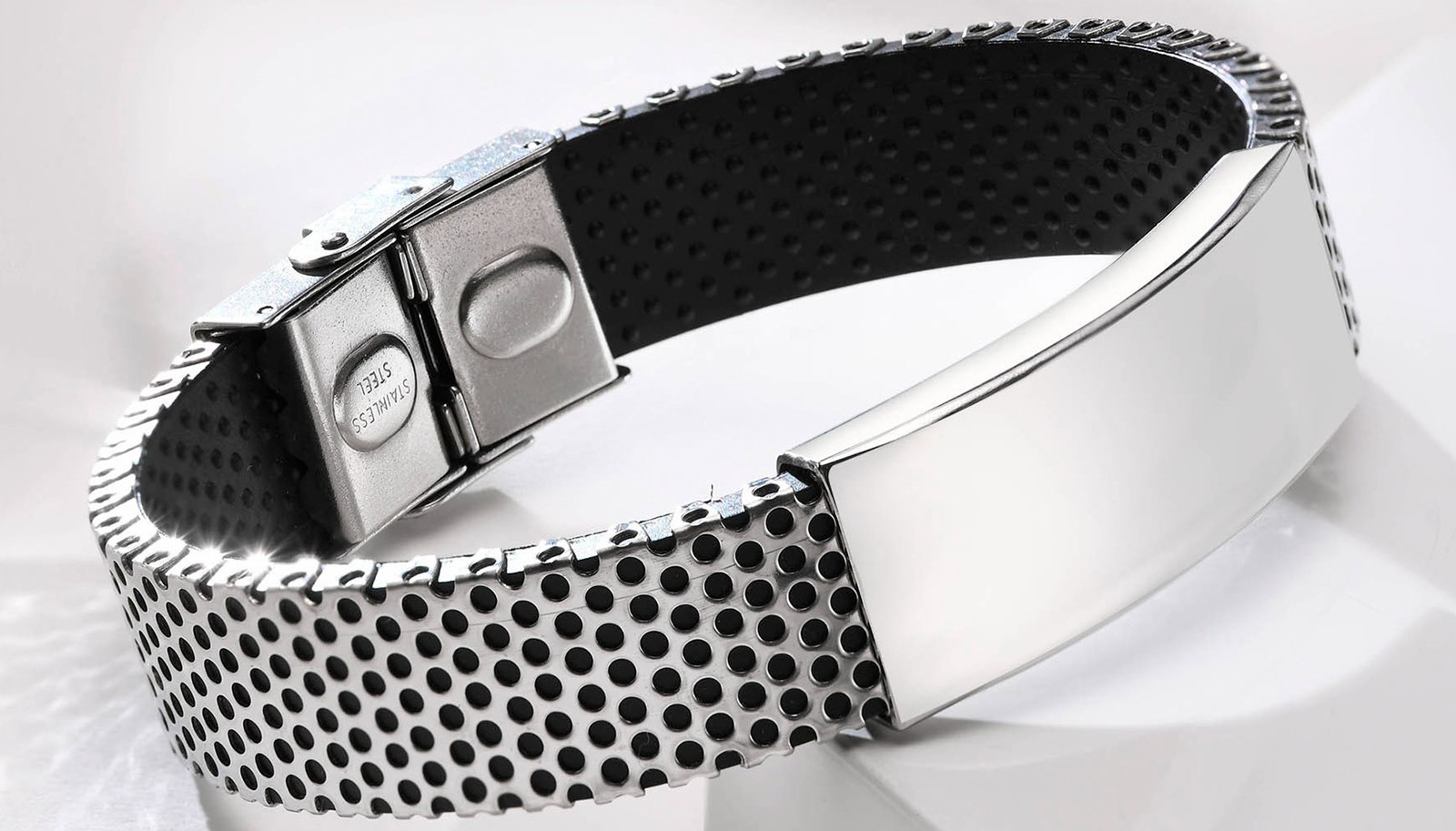 Verstellbares Armband aus Edelstahl mit eigenem Namen Wunschtext Gravur