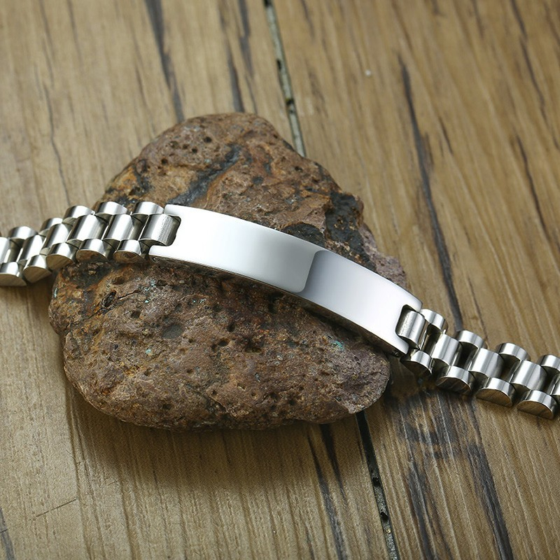 Herren Edelstahl Armband mit eigenem Namen Personalisiertes Herrenarmband Wunschtext Gravur