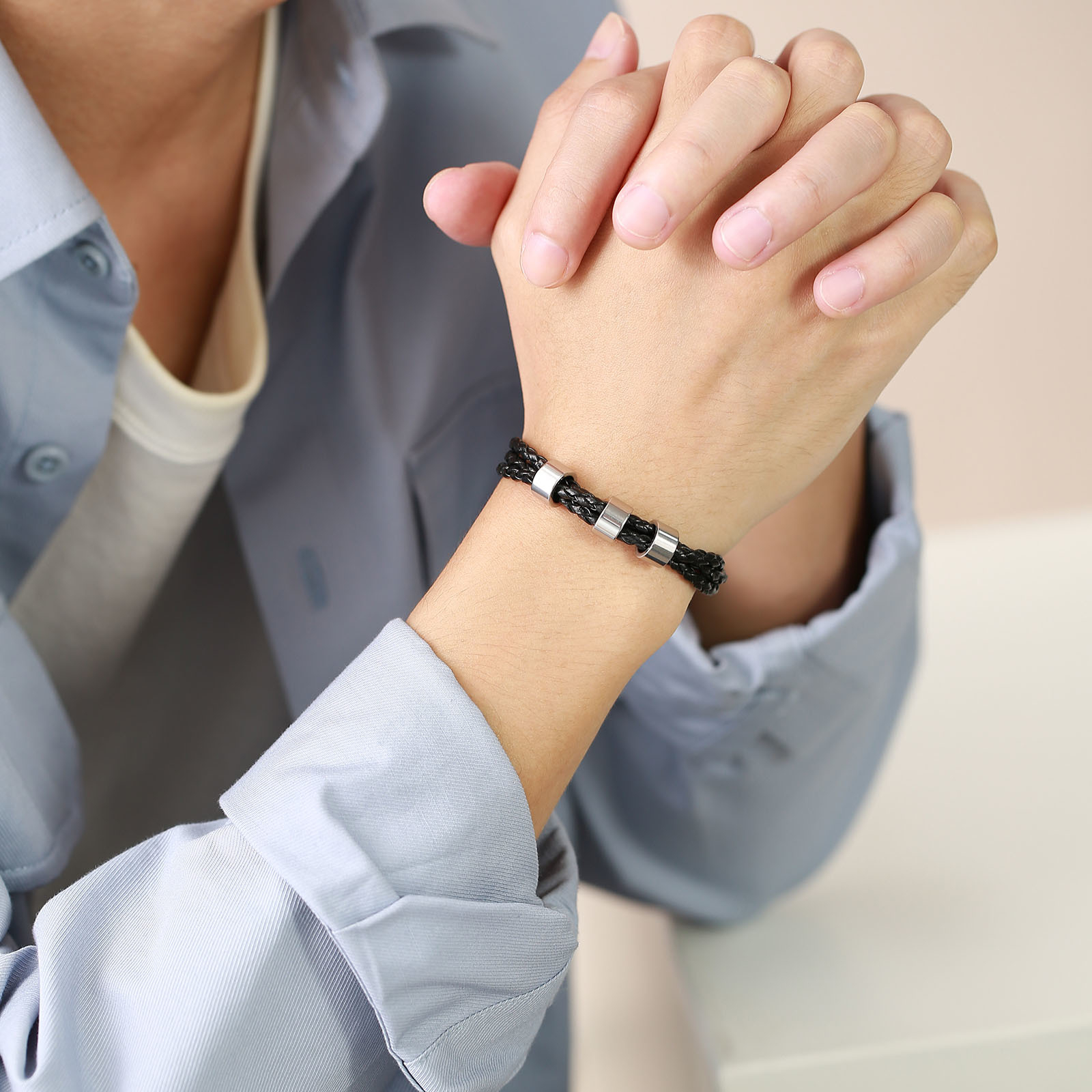 Lederarmband-mit-Gravur-2