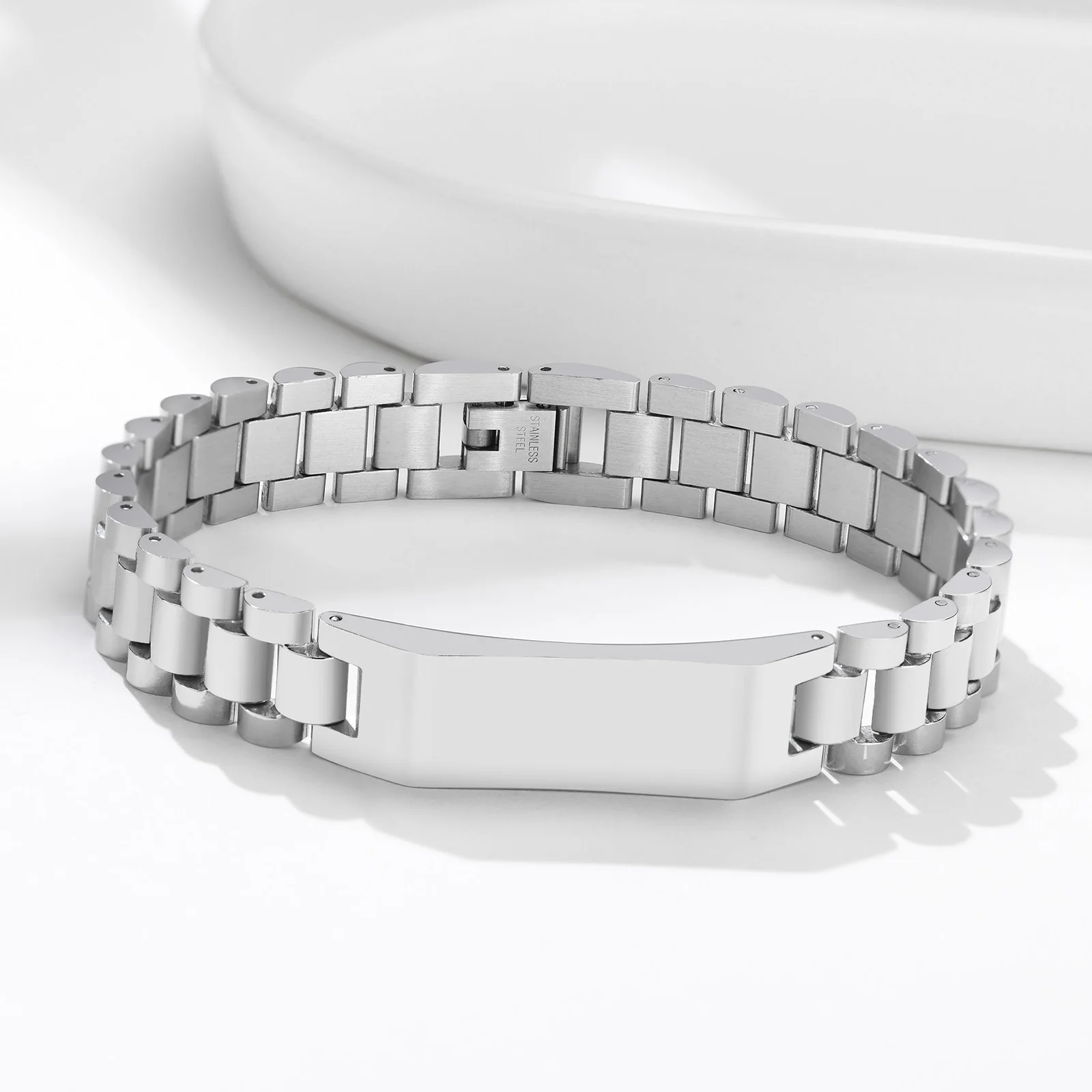 Gravur-Herrenarmband aus Edelstahl – personalisiert mit Wunschtext (21 cm)