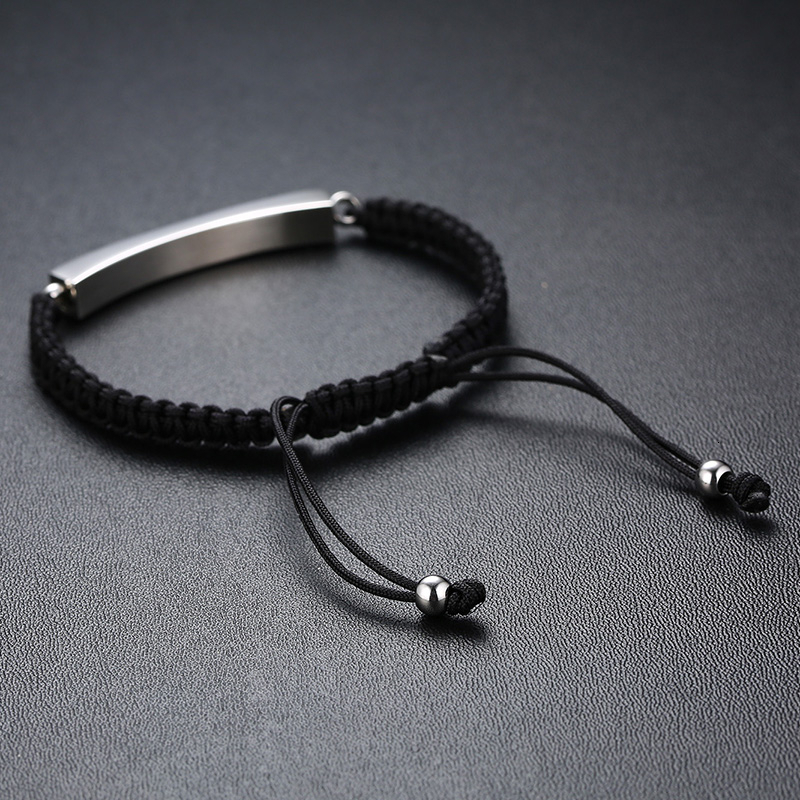 Schwarzes Armband aus Edelstahl Personalisiertes Armband mit eigenem Namen