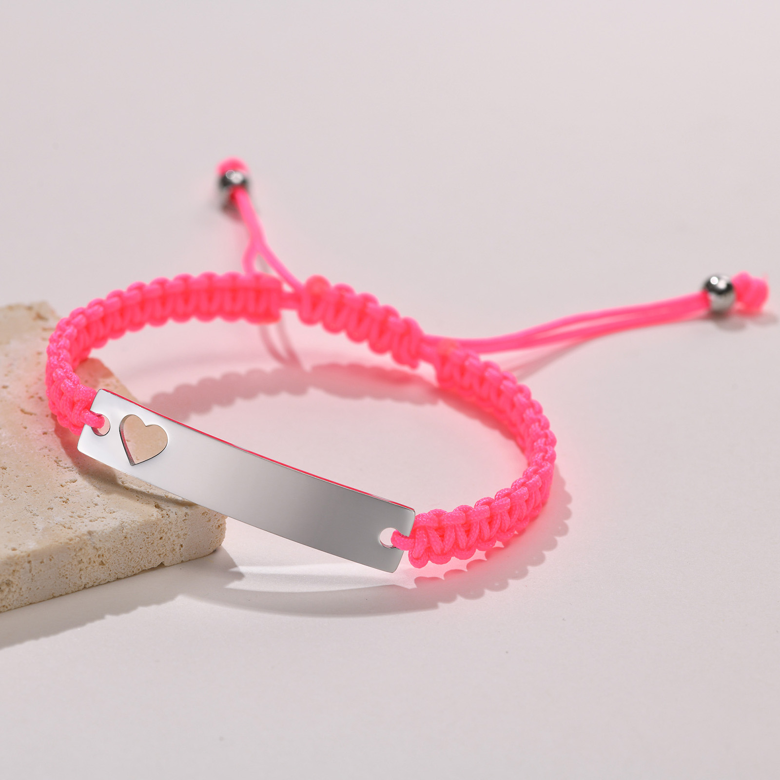 Buntes Armband mit eigenem Namen Wunschtext Gravur Personalisiert | Verstellbar