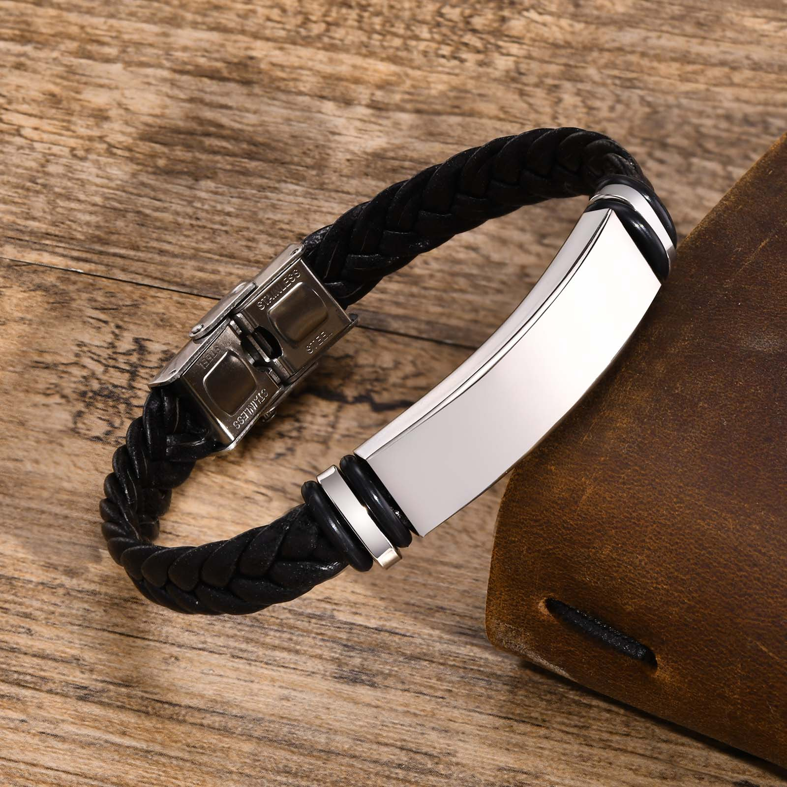 Herren-Lederarmband-Gravur-4