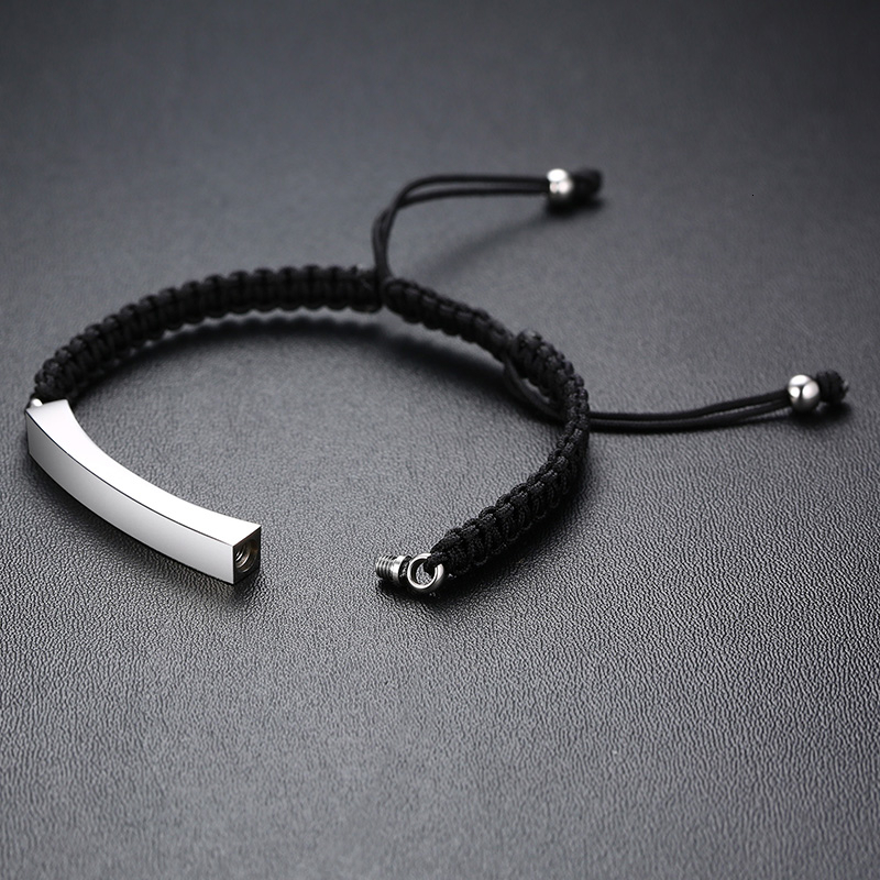 Schwarzes Armband aus Edelstahl Personalisiertes Armband mit eigenem Namen