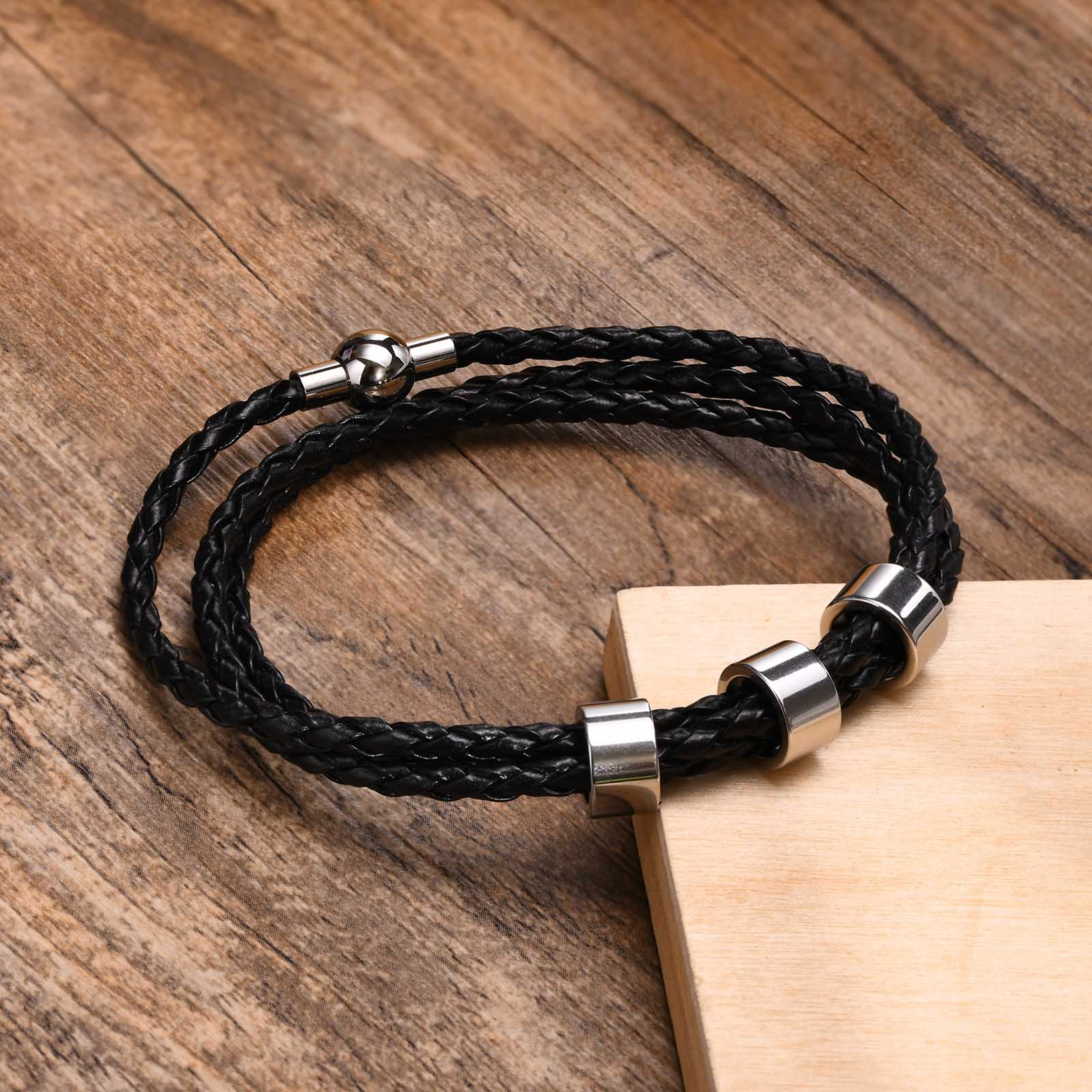 Lederarmband-mit-Gravur-4