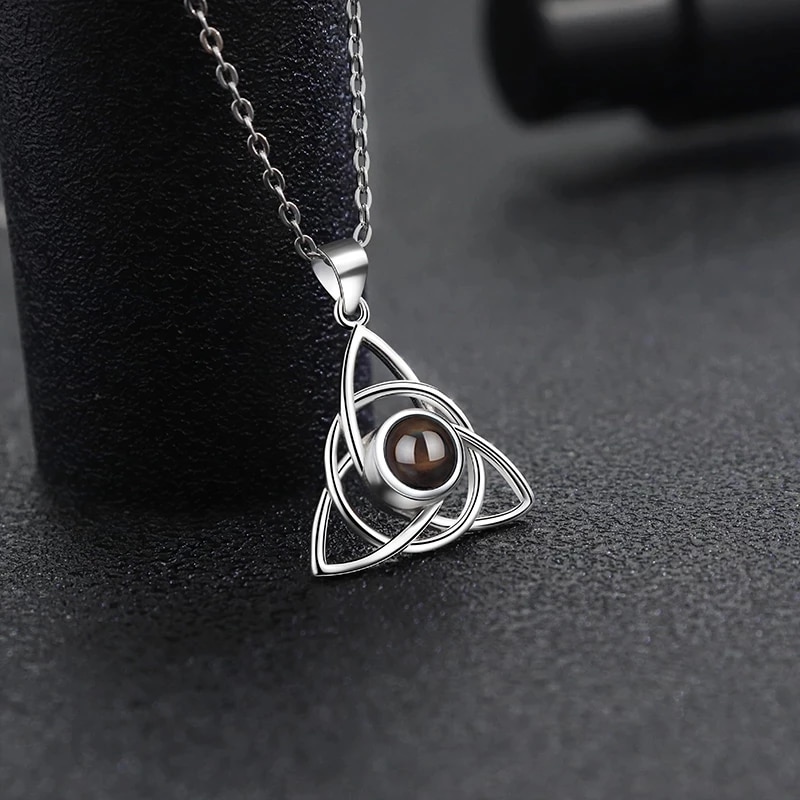 Personalisierte-Anpassbare-Foto-Projektion-Dreieck-925-Silber-Halskette-Geschenke-f-r-Eltern-M-tter-Tag-Geschenk-jpg_Q90-jpg_iHw5DN1IOZzvy