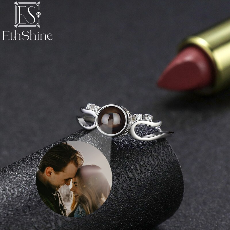 Verstellbarer Fotoprojektion-Ring mit eigenem Bild im Kristall-Stein | Klasse-Gravur