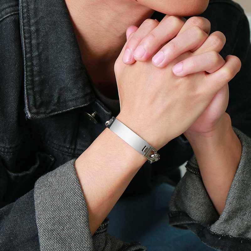 Herrenarmband-mit-Textgravur-aus-Edelstahl-2