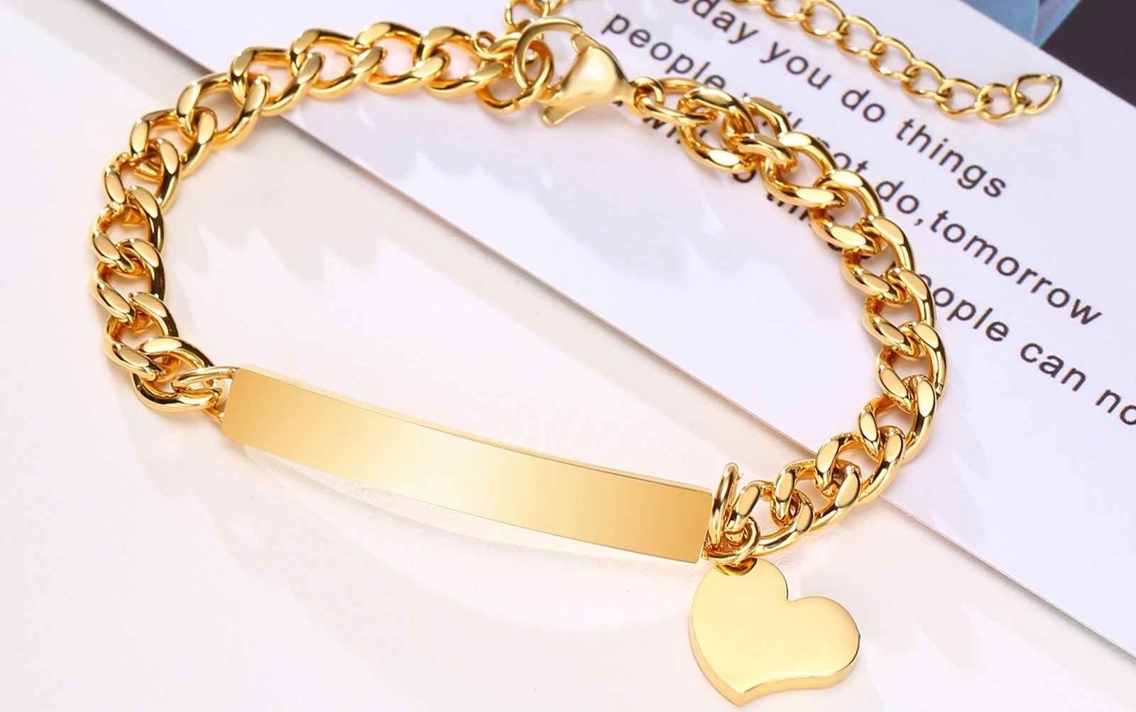 Personalisiertes Armband mit eigenem Namen und Herz-Symbol (15-20cm anpassbar)