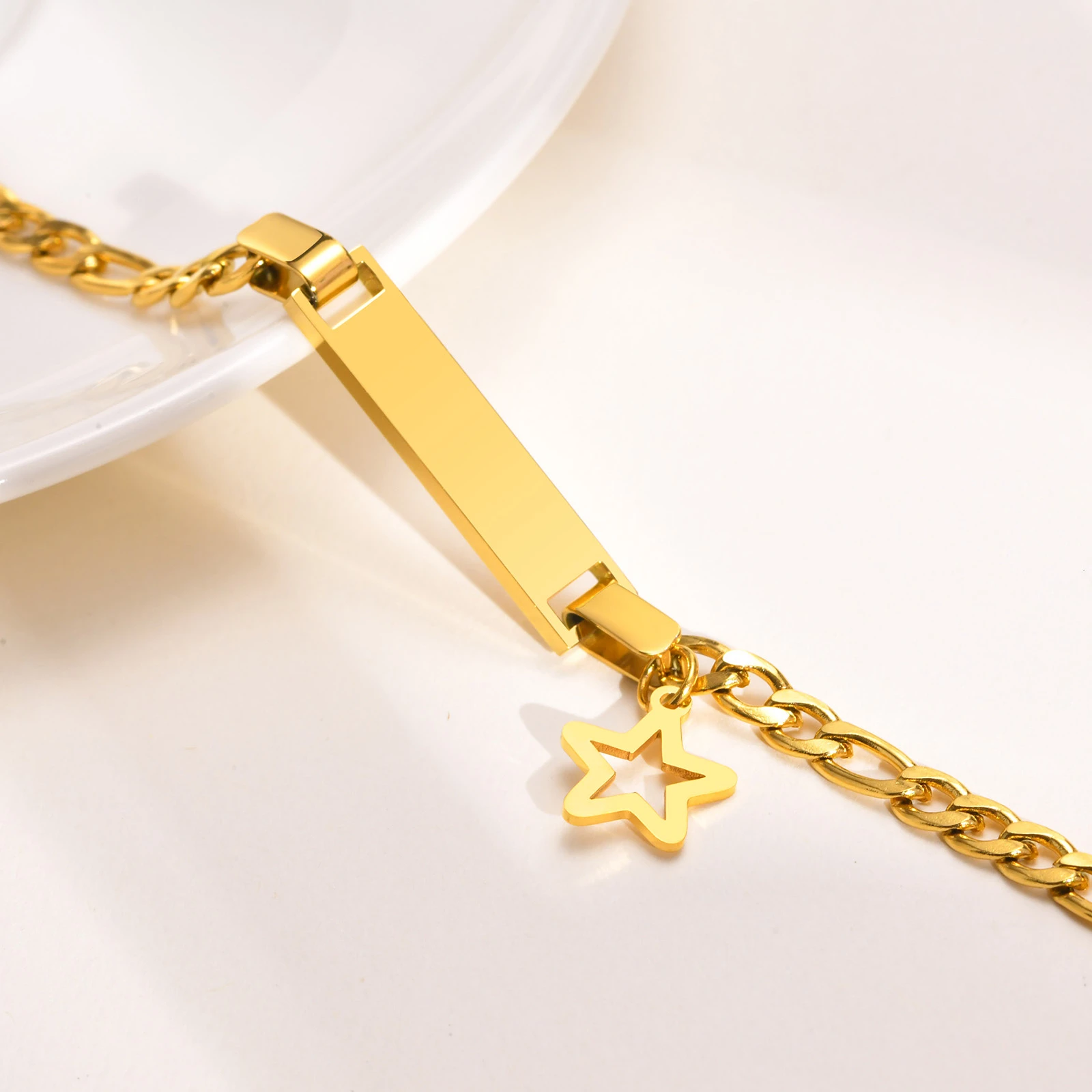 Vnox-5-5mm-Anpassen-Armb-nder-f-r-Frauen-Gold-Farbe-Sterne-Charme-Armband-Gravur-Name-jpg_Q90-jpg_9x0rSE8MDHTzM