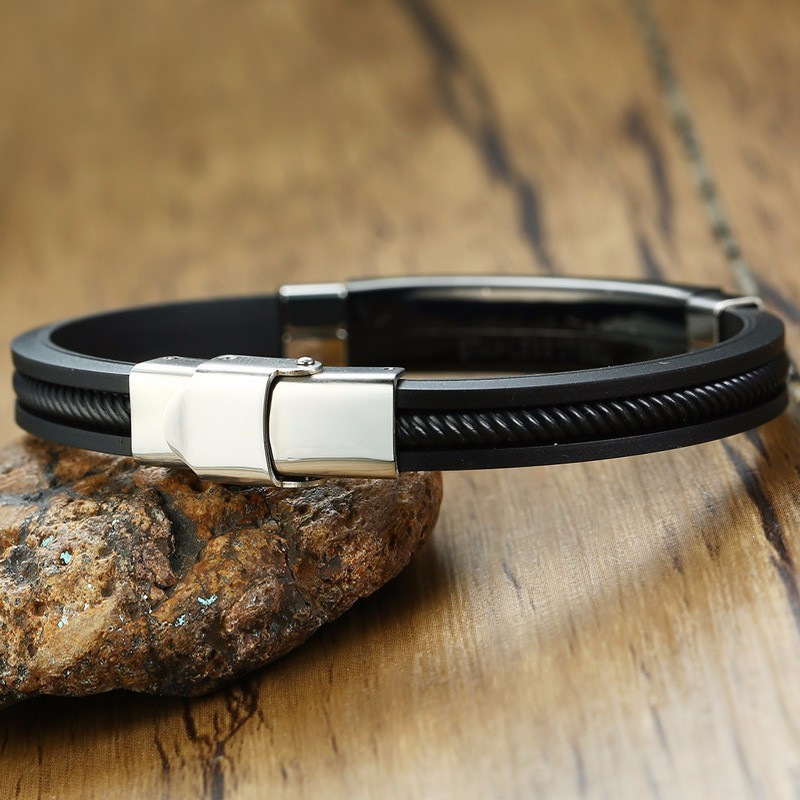 Schwarzes Armband aus Edelstahl mit eigenem Namen Wunschtext Personalisiert